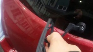 Снятие заднего дворника на Nissan Leaf