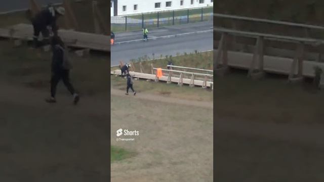 Демонтаж деревянного мостика #Shorts