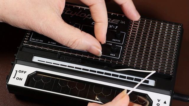 Exploring The Stylophone Gen X-1: Tests, Walkthrough, & Case Review смотреть онлайн