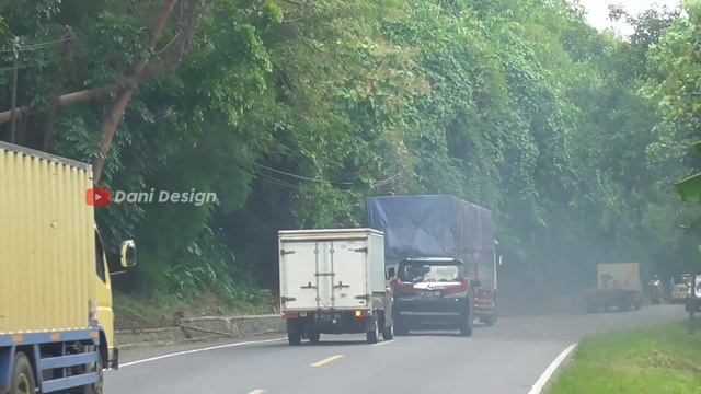 Tiada Kata Menyerah Truk Hino Rangger & Truk Nissan Diesel Big Thumb di Tanjakan Cibeka смотреть онлайн