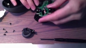 Open up & Repair Logitech Wireless Mouse (2015 - M305)