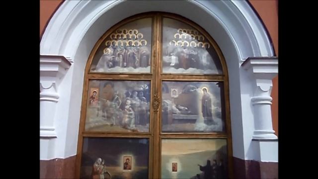 Валдай - древнее озеро и Иверский монастырь.