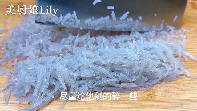 韭菜和蓮藕是絕配❗?教你從沒吃過的做法❗?皮薄餡大，放3個月不壞，【麗麗廚房】，#韭菜蓮藕料理，#韭菜蓮藕食譜，#韭菜蓮藕的做法，Leek Lotus Root Pie dishes,recipes