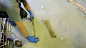 Изготовление поперечных прутков для производства стеклопластиковой сетки