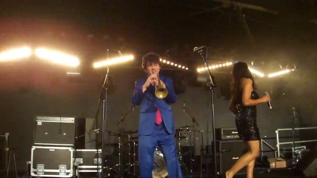 Touch And Go--Would You Go To Bed With Me (Live In Moscow) смотреть онлайн