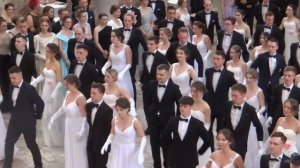 Вальс дебютантов на Первом студенческом балу в Санкт-Петербурге