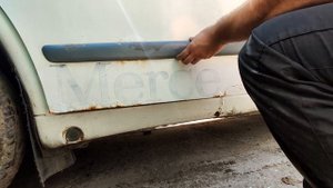Как снять молдинг двери Mercedes Vito