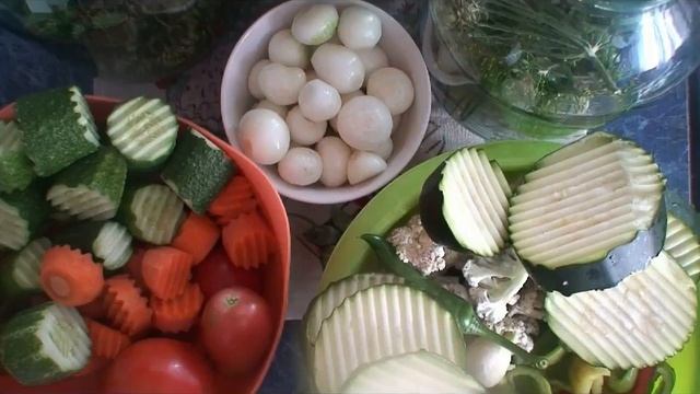 Рецепт маринованных огурцов на зиму : Рассказала большой секрет смотреть онлайн