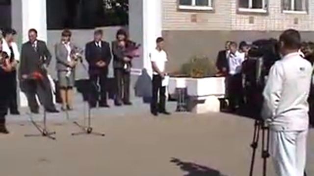 1 сентября линейка алина поет смотреть онлайн