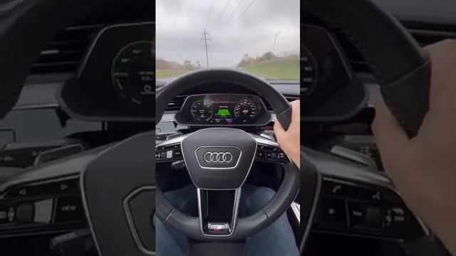 Audi e-tron quattro