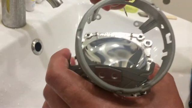 Отсутствие света Touran. Ремонт линз "на коленках". смотреть онлайн