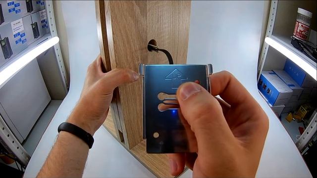 Как установить видеоглазок в дверь R02 смотреть онлайн