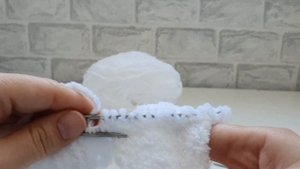 Шапочка из плюшевой пряжи