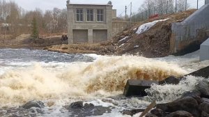 плотина ГЭС в поселке Рождествено в Ленинградской области