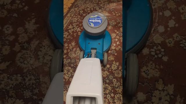 Химчистка ковра в цеху. С применяем роторной машины .