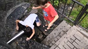 Колодец с самоизливом - самоизлив воды из колодца через трубу