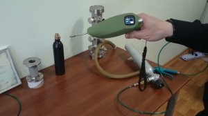 Прибор для поиска течей в топливных баках