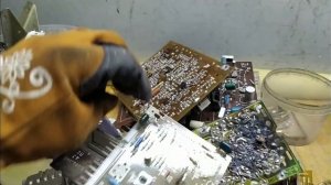 ЧТО ПОЛЕЗНОГО В СТАРОМ ТЕЛЕВИЗОРЕ САДКО Ц 380 Д.