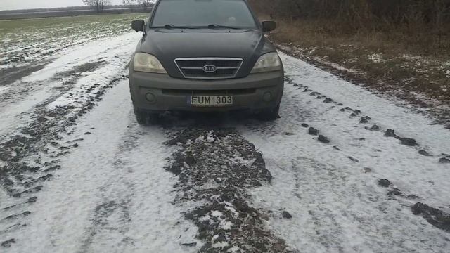 Киа Соренто по грязи. смотреть онлайн