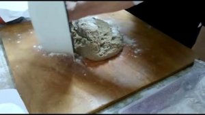 Хрустящий хлеб из ржаной  муки и белой муки