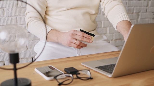 Что такое общество потребления и действительно ли оно так плохо как о нём говорят