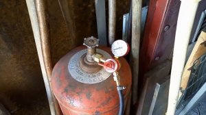 Паяльная лампа на газе.