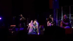 Елена Ваенга поёт с сыном "Бригантина"