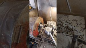 Сверление корпусным сверлом 32 мм на станке 16К20