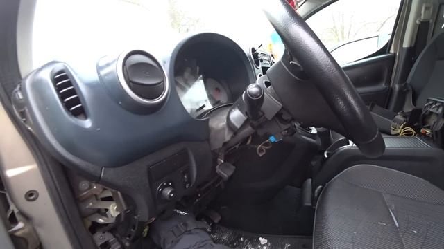 Пежо партнер 2009 не заводится. полный труп . не работает все! смотреть онлайн