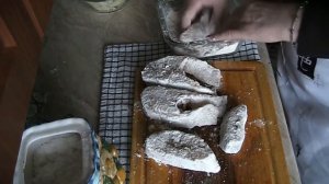 Как пожарить рыбу на сковороде с луком. Быстрый рецепт жареной рыбы.