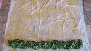 Пирог из теста фило со шпинатом и сыром
