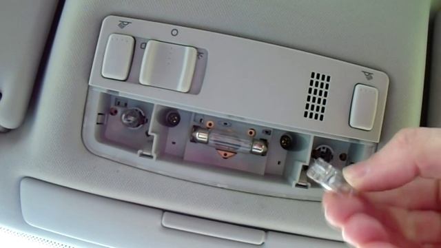 Volkswagen Passat Interior Overhead Light Bulb Change смотреть онлайн