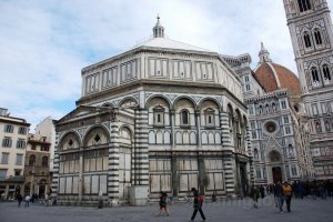 Сокровища Флоренции: Баптистерий Св. Иоанна Крестителя и Врата Рая - самая древняя церковь Флоренции