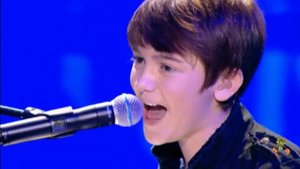 Greyson Chance "Paparazzi" Live in Paris (2010)