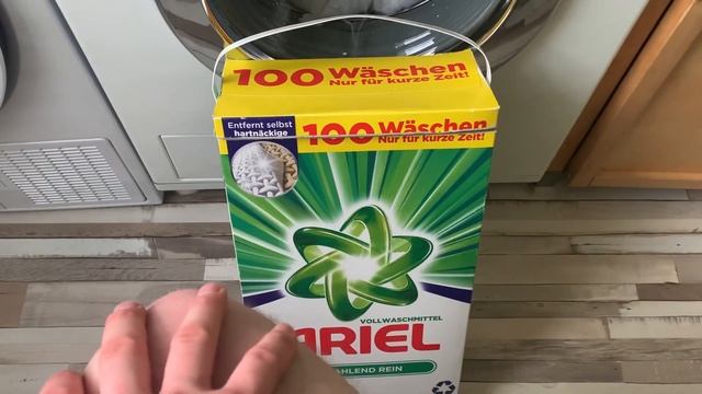 Megaperlsing my duvets ? Persil Megaperls and Ariel powder review ? смотреть онлайн