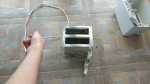 Разбираю старый ТОСТЕР! Что внутри.!??