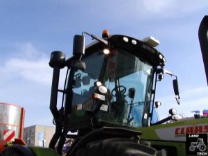 CLAAS Xerion 3300 с поворотной кабиной