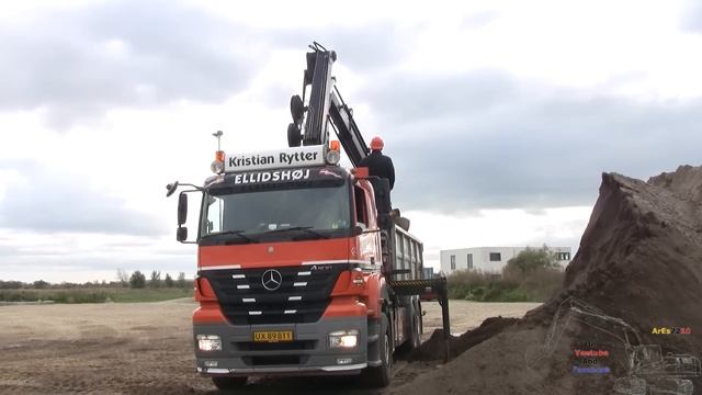 Mercedes Axor With Hiab Crane Self Loading Topsoil смотреть онлайн