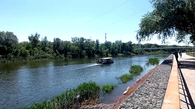 Прогулка по восточной части набережной Урала   Видео Виктор Поживин