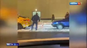 Яндекс-таксист вытащил женщину за волосы из такси