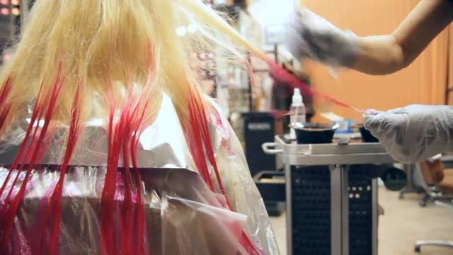 Супер окрашивание в салоне I Amsterdam смотреть онлайн