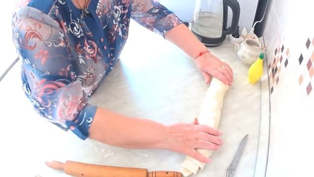 Пышные рулетики из дрожжевого теста с яблоками