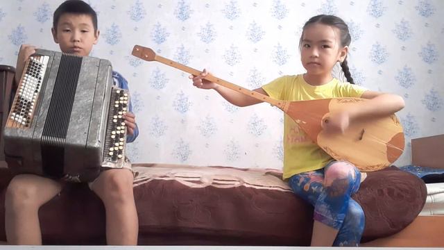 Қүттықтаймын мама туған күніңмен