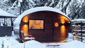 Зимой можно париться? Нужно! Кедровая баня квадро овал 4х6 в лесу спустя год