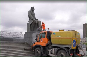 Весеннее мытье улиц и памятников в СВАО
09.04.2022