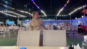 Жёлтые розы,поёт Владимир в Адлере.mp4