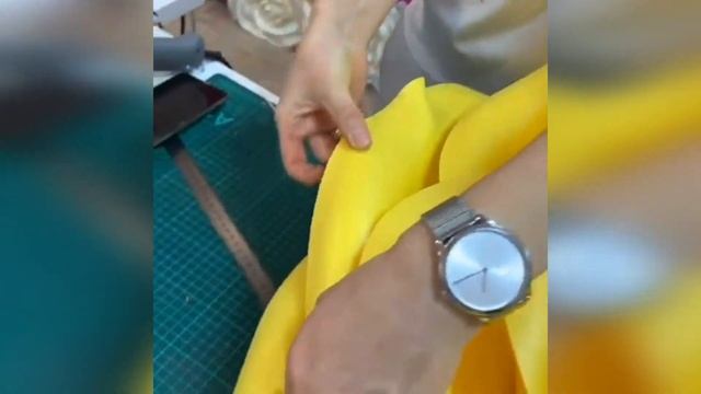 Желтые розы из изолона I Рабочие моменты в студии больших цветов Ольги Ольневой 18+