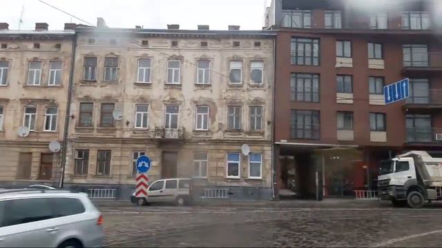 Репортаж із 9 трамвайного Львова.
