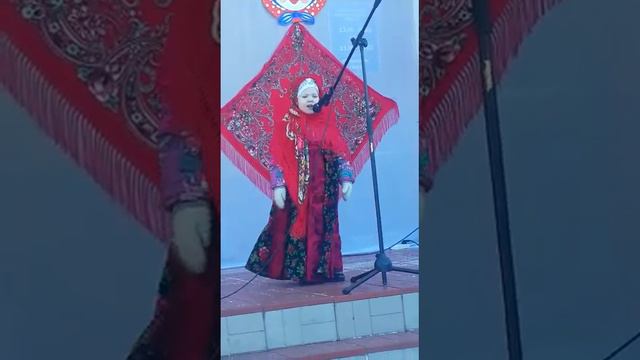 Самая маленькая солистка фольклорной группы Сибирячки Лиза Степанова смотреть онлайн