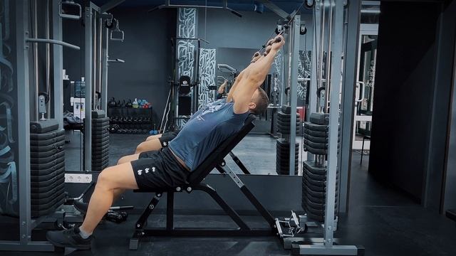 Пуловер сидя в кроссовере смотреть онлайн